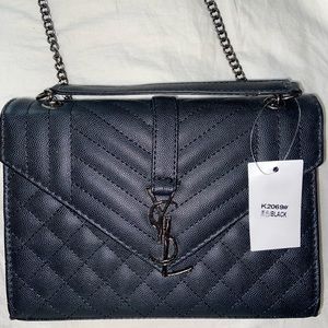 Black crossbody with one large pocket